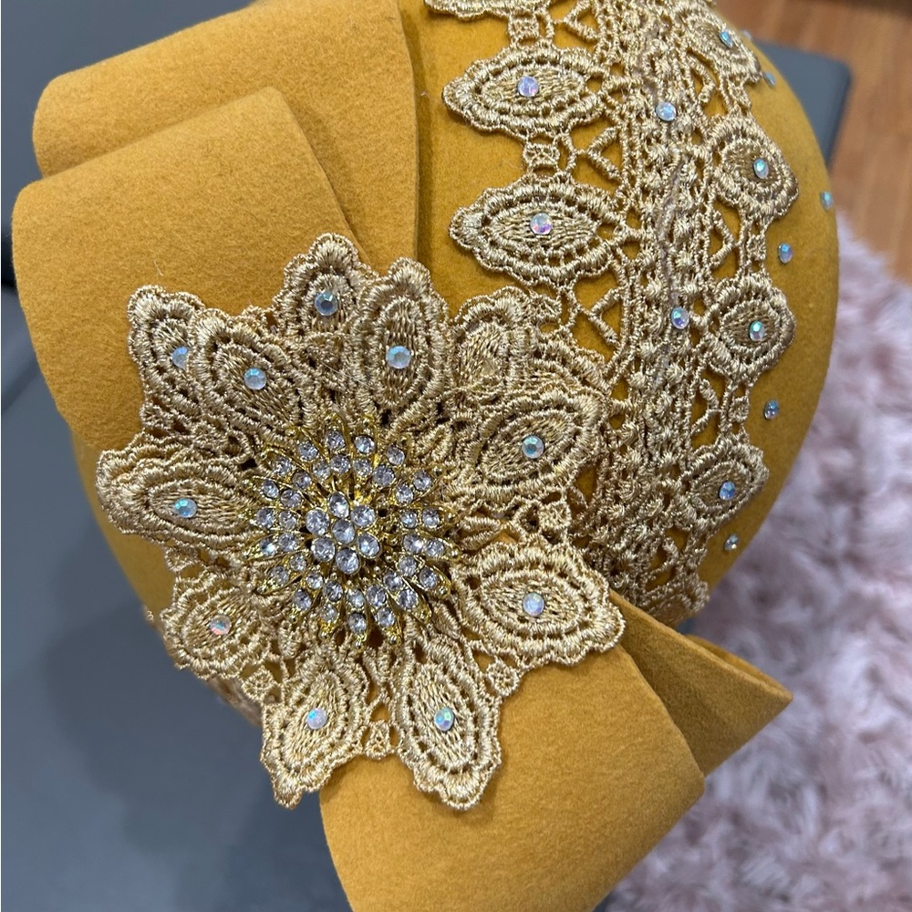 Beautiful and jazzy women’s hat
